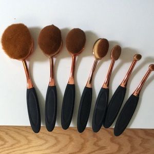 Simple Glam Girls Rose Gold Oval Makeup Brushes